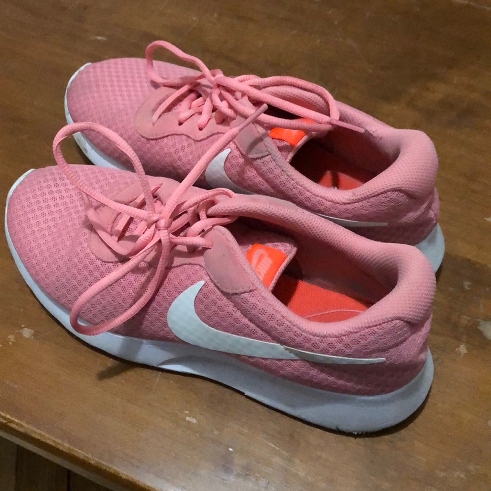 Womens Nike Tanjun Sneakers